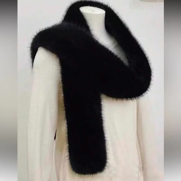 🖤 Black Faux Fur Stole 🖤 - Picture 3 of 7